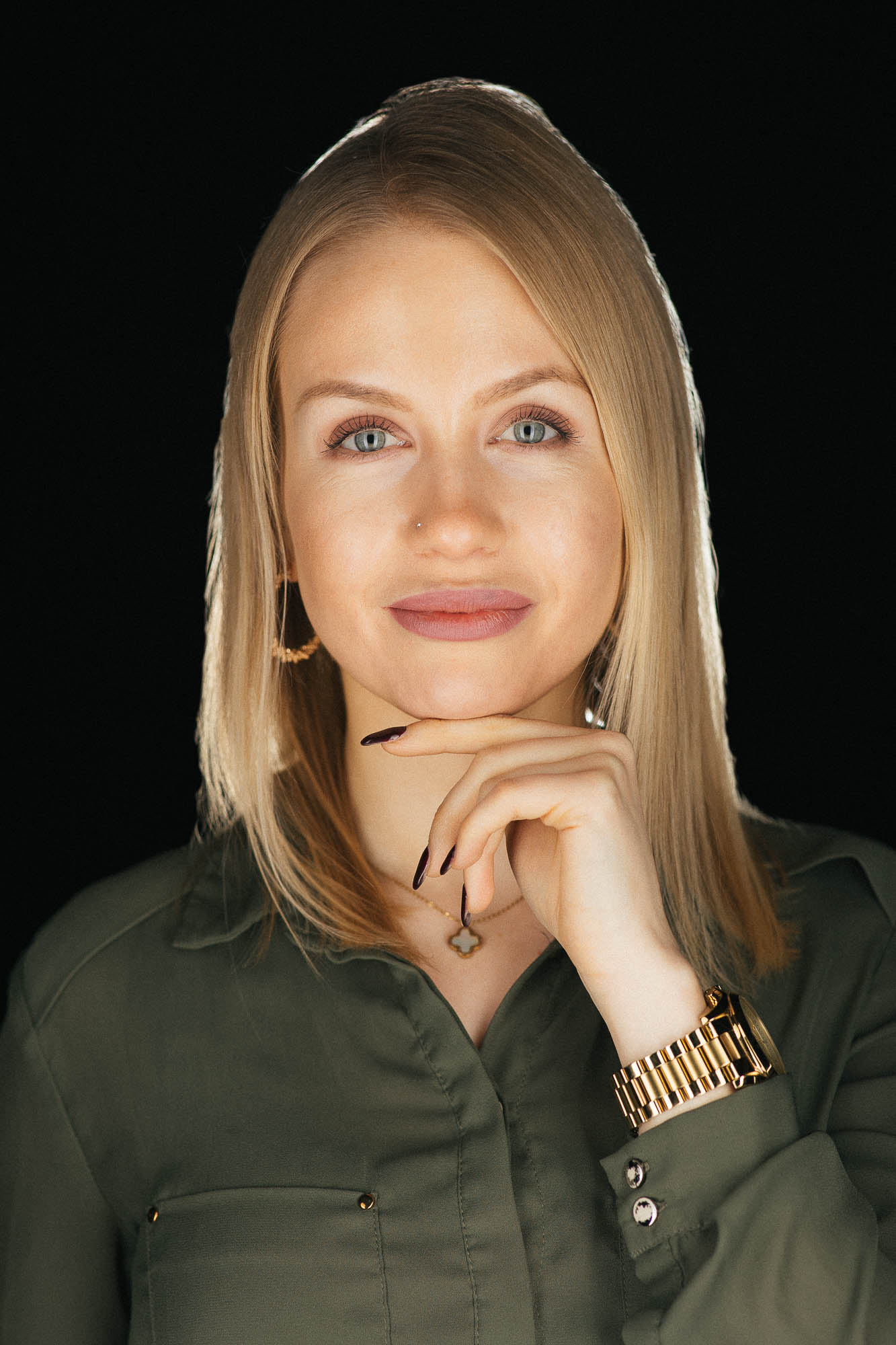 Export x3 Headshot  06560 Dez 01 2019 Bearbeitet Headshots 2019  Miro Nicole Nadine